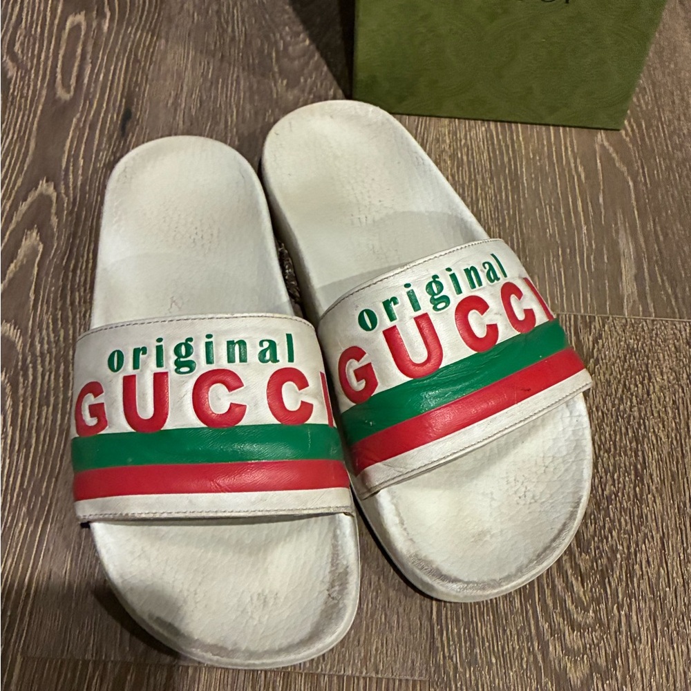 Gucci Women sandals Flip flops white red green